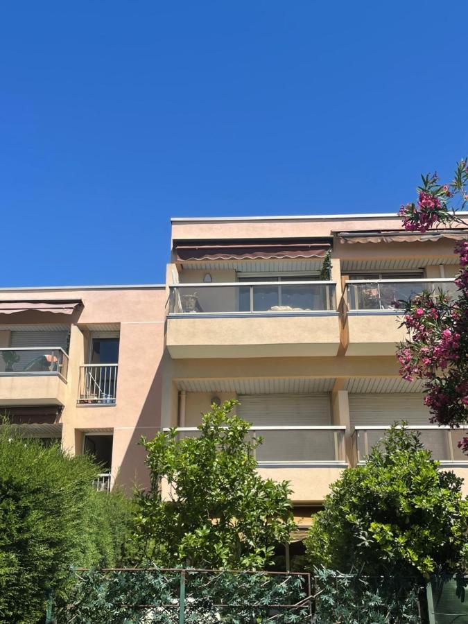 Appartement De Charme A 2 Min De La Plage Vallauris Ngoại thất bức ảnh